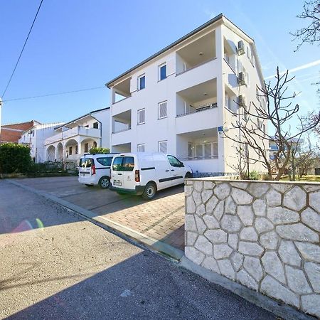 Vijon Appartamento Njivice Esterno foto