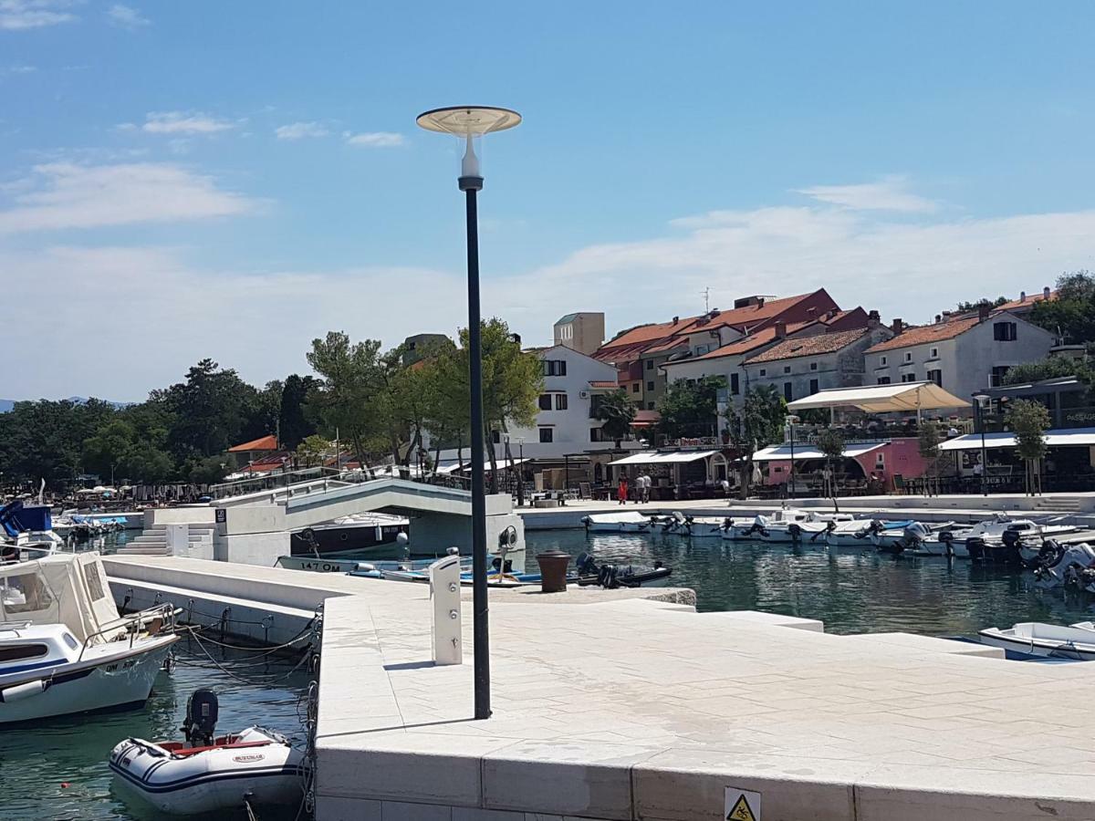Vijon Appartamento Njivice Esterno foto