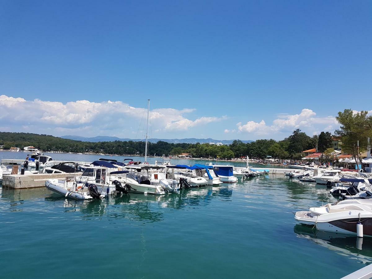 Vijon Appartamento Njivice Esterno foto