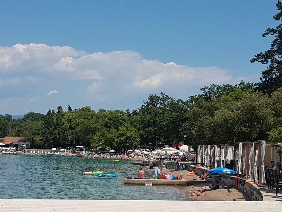 Vijon Appartamento Njivice Esterno foto