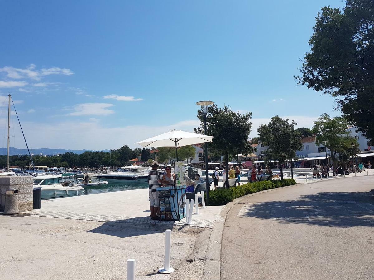 Vijon Appartamento Njivice Esterno foto