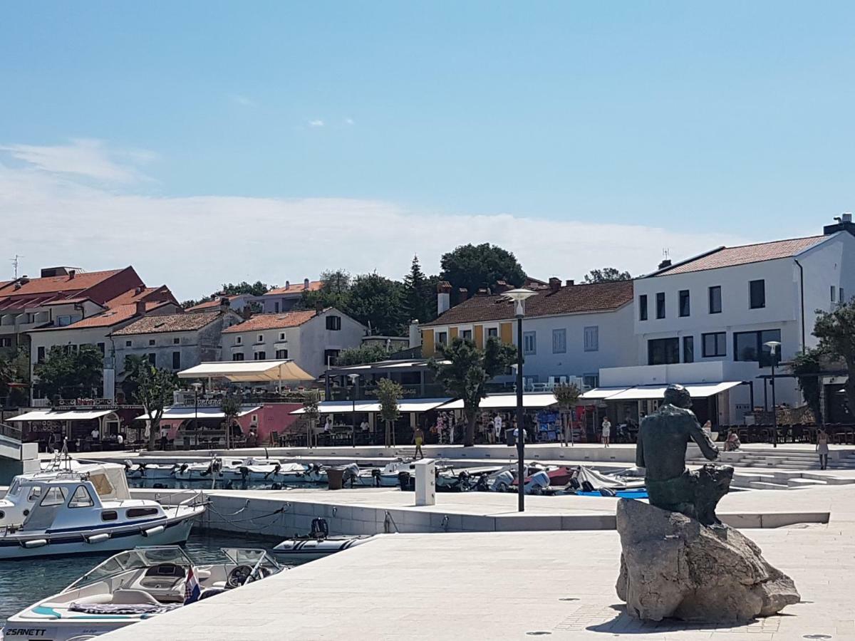 Vijon Appartamento Njivice Esterno foto