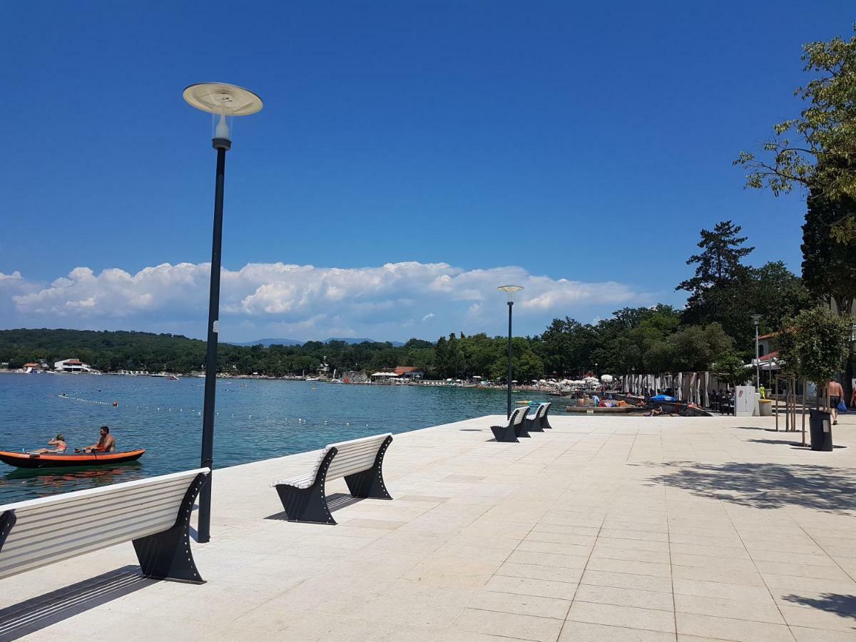 Vijon Appartamento Njivice Esterno foto